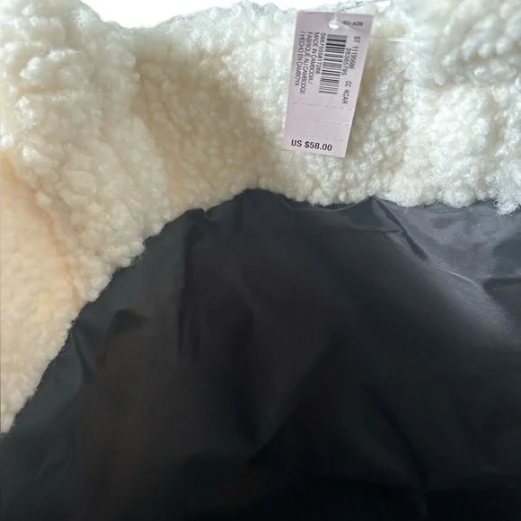 Victoria's Secret White Sherpa Tote "NWT" - Picture 3 of 5
